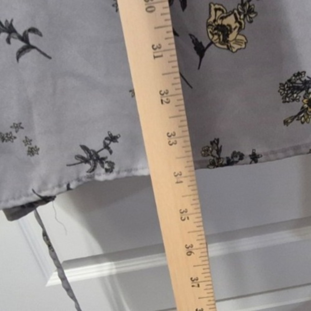 Torrid women's gray floral Georgette Hi-Lo tunic blouse boho shirt sz. 4 pockets - Picture 11 of 13